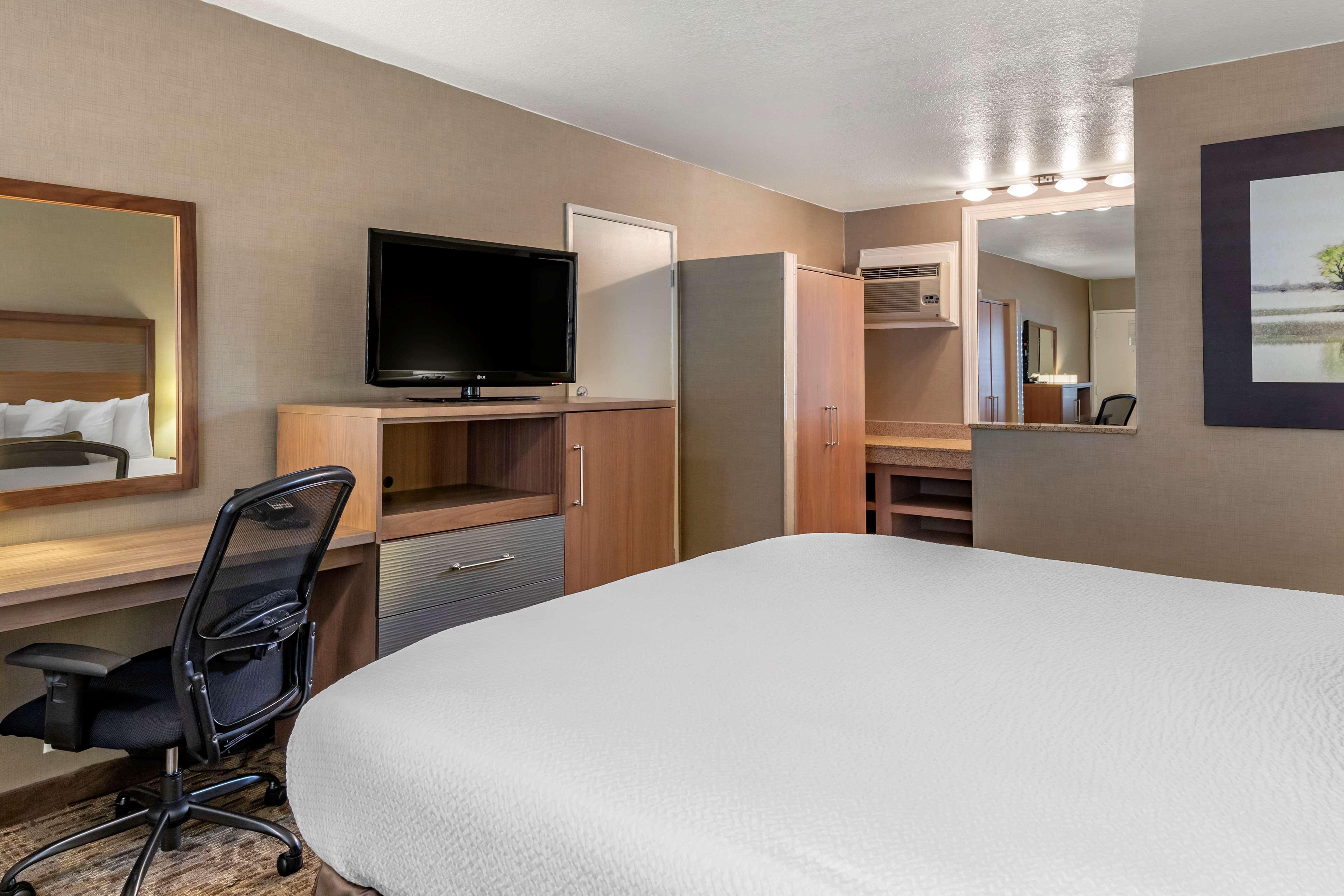 Best Western Plus Anaheim Inn Exterior photo